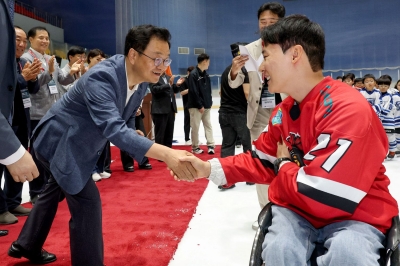 민경선 시장, ‘2026년 고양특례시장배 파라⋅유소년 어울림 아이스하키대회’ 서 선수단 응원1
